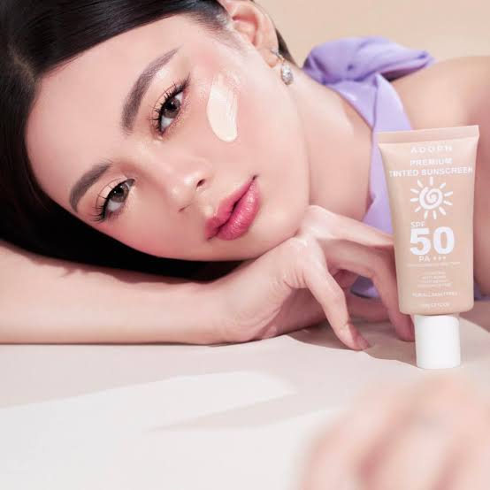 Adorn Premium Tinted Sunscreen SPF50 PA+++ 50g