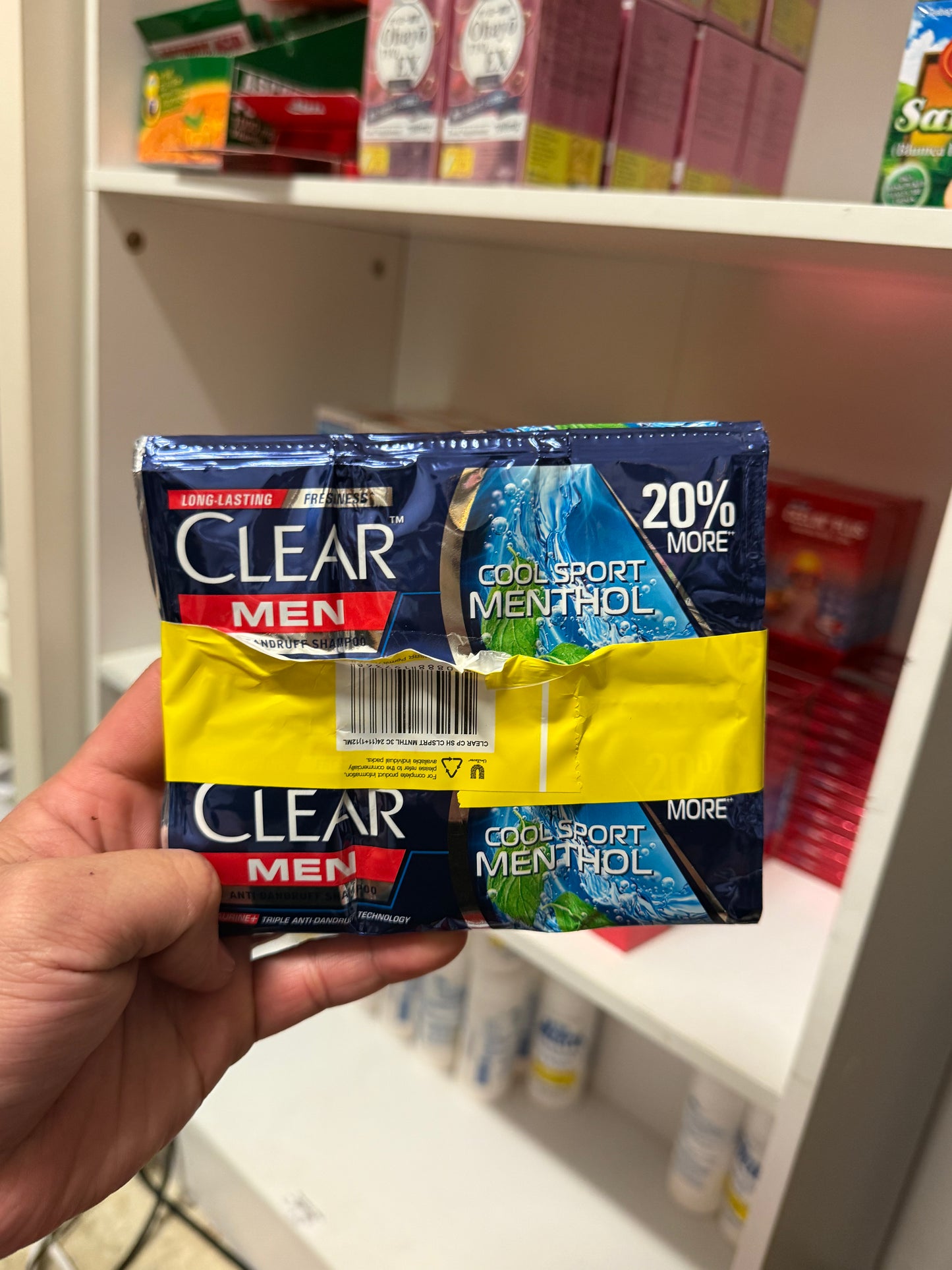 Clear Men Cool Sport Menthol Anti-Dandruff Shampoo 12mL x 12 (sold per dozen)